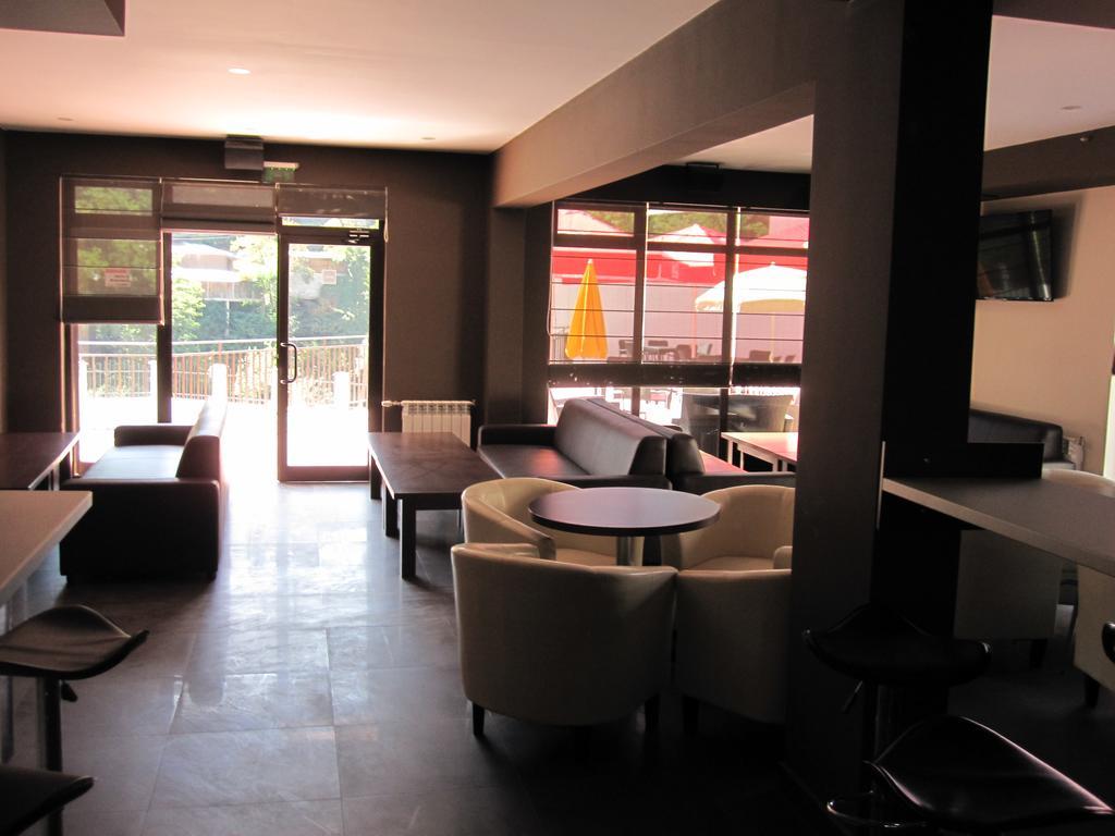 Hotel Deyanira Gorno Dryanovo 外观 照片